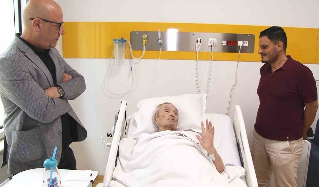 İSVİÇRE’DE ÜÇ KEZ BYPASS AMELİYATI GEÇİREN VE 2007 YILINDA KALP NAKLİ OLAN 82 YAŞINDAKİ MEHMET...