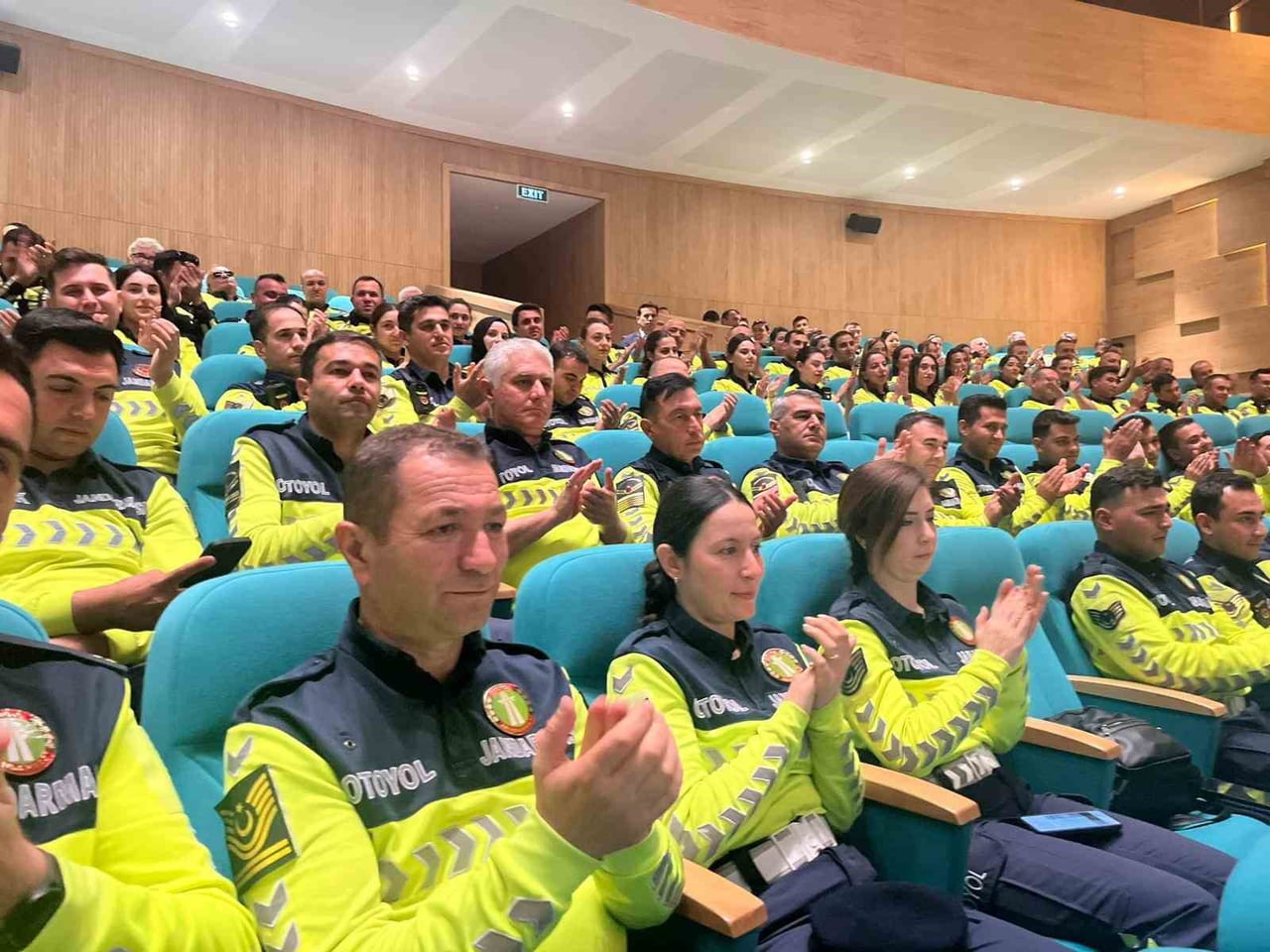 İZMİR'DE 2-8 MAYIS KARAYOLLARI TRAFİK HAFTASI KAPSAMINDA DÜZENLENEN ETKİNLİKTE KONUŞAN TRAFİKTEN...