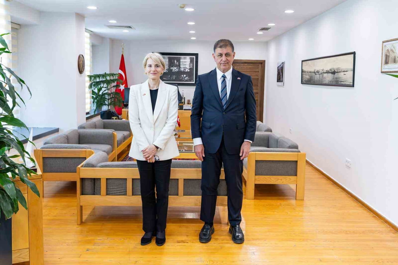 İZMİR BÜYÜKŞEHİR BELEDİYE BAŞKANI DR. CEMİL TUGAY, İNGİLTERE’NİN ANKARA BÜYÜKELÇİSİ JİLL MORRİS VE...