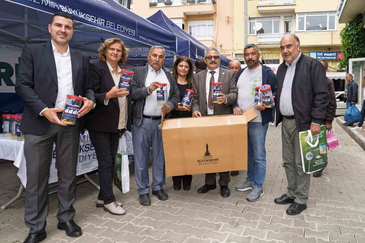 İZMİR BÜYÜKŞEHİR BELEDİYESİ, İNCİRDE KALİTE KAYBINA NEDEN OLAN EKŞİLİK BÖCEĞİYLE MÜCADELE...