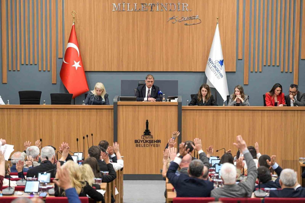 İZMİR BÜYÜKŞEHİR BELEDİYESİ’NİN MAYIS AYI OLAĞAN MECLİS TOPLANTISININ ÜÇÜNCÜ OTURUMU, İZMİR...