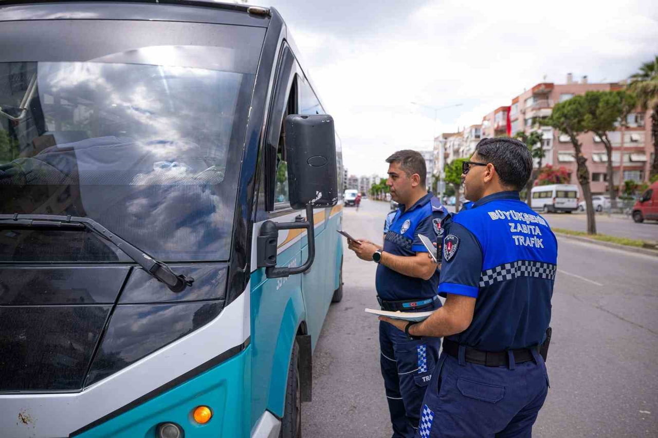 İZMİR BÜYÜKŞEHİR BELEDİYESİ ZABITA EKİPLERİ, KURBAN BAYRAMI ÖNCESİNDE TAKSİ, MİNİBÜS VE SERVİS...