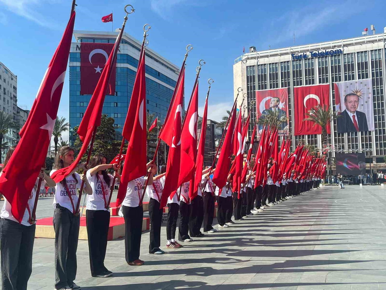 İZMİR’DE 19 MAYIS ATATÜRK’Ü ANMA, GENÇLİK VE SPOR BAYRAMI CUMHURİYET MEYDANI’NDA DÜZENLENEN...