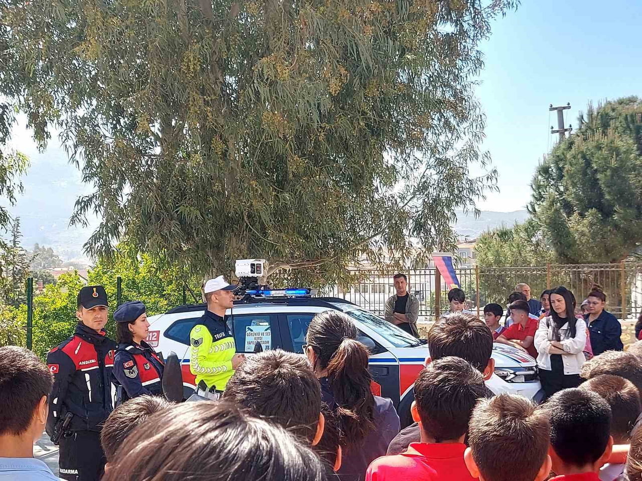 İZMİR’İN FOÇA İLÇESİNDE, SON DÖNEMDE ÜLKE GENELİNDE OKUL ÇEVRELERİNDE MEYDANA GELEN ÜZÜCÜ OLAYLAR...