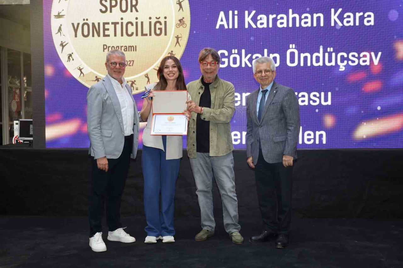 İZMİR TİCARET ODASI YÖNETİM KURULU BAŞKAN YARDIMCISI VE İEÜ MÜTEVELLİ HEYET ÜYESİ EMRE...