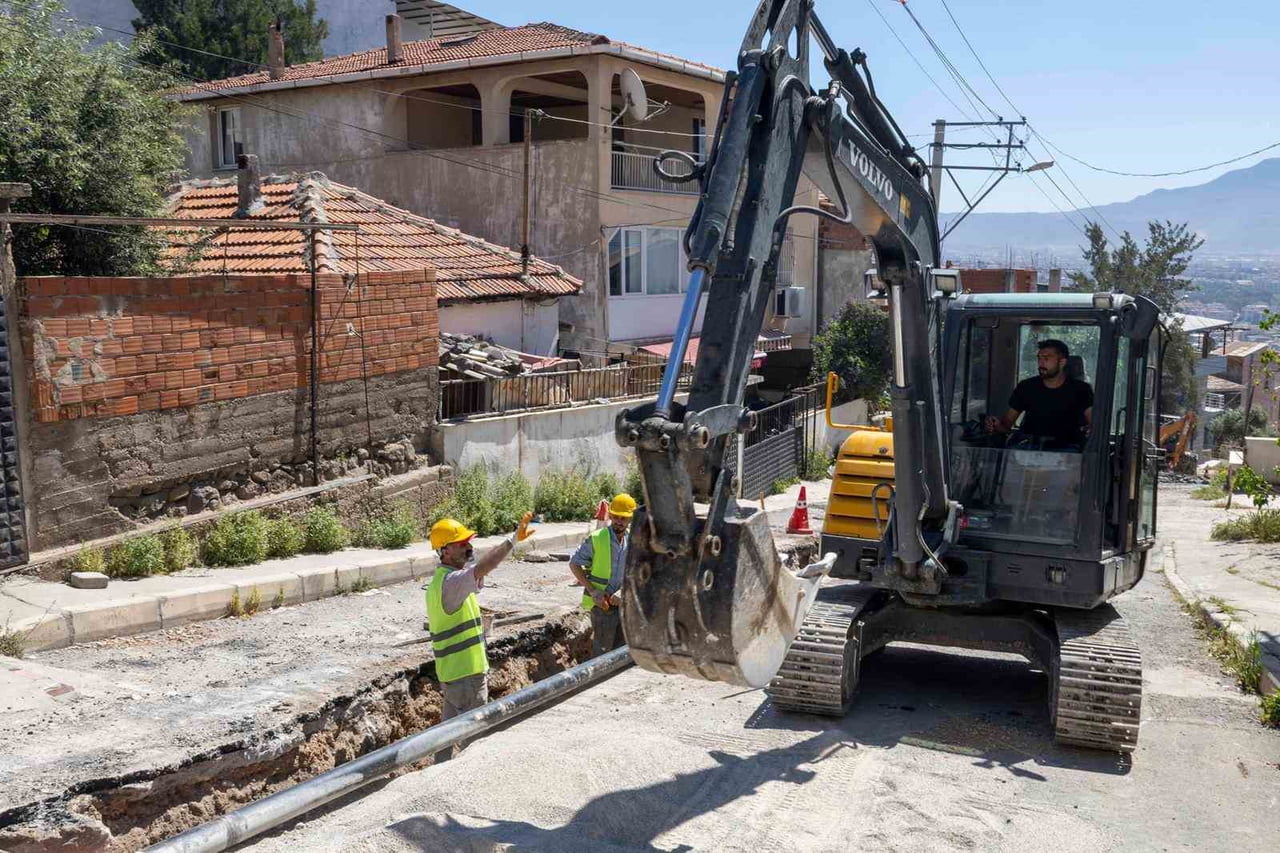 İZSU GENEL MÜDÜRLÜĞÜ, BAYRAKLI’DA 6 MAHALLEYİ KAPSAYAN 35 KİLOMETRELİK İÇME SUYU HATTINI...