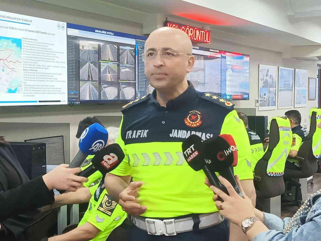 JANDARMA TRAFİK DENETLEME ŞUBE MÜDÜRÜ ALBAY İSMET KÜRŞAT KARADEMİR, JGK TRAFİK İZLEME VE YÖNETİM...