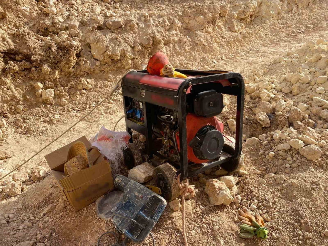 KAÇAK KAZI YAPAN 2 ŞAHIS SUÇÜSTÜ YAKALANDI