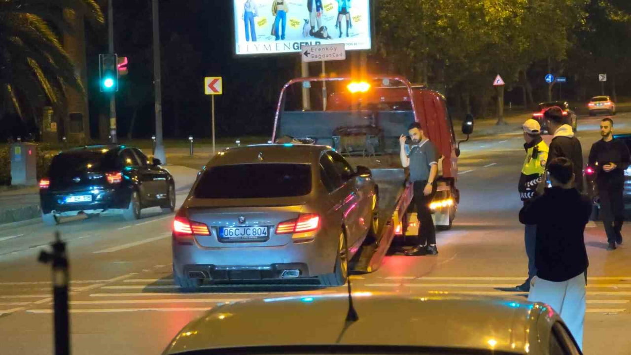 KADIKÖY SAHİLYOLUNDA GERÇEKLEŞTİRİLEN TRAFİK DENETİMLERİNDE EGZOZUNDA USULSÜZ İŞLEM BULUNDUĞU...