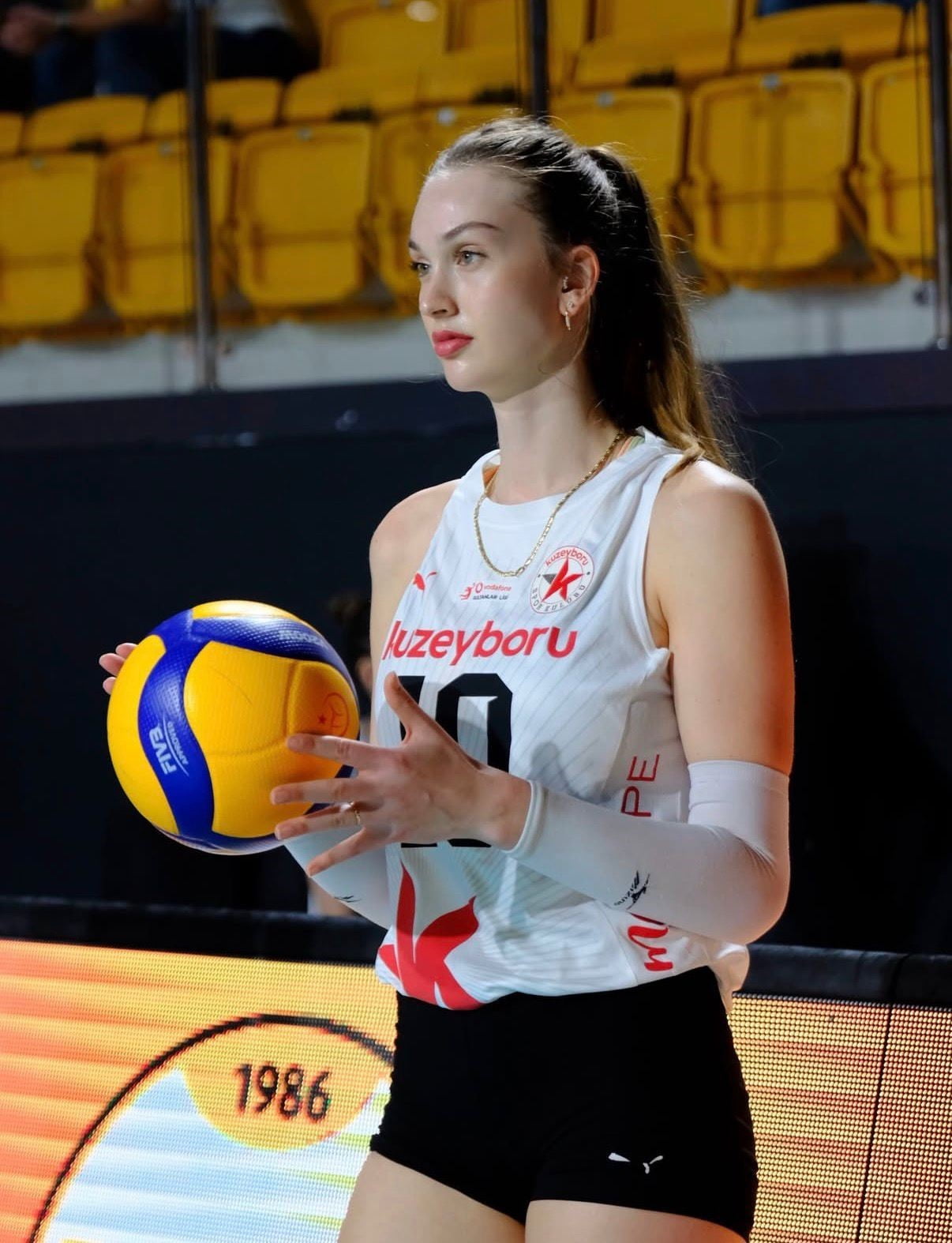 KADINLAR 1. LİG’DE MÜCADELE EDECEK DENİZLİ BÜYÜKŞEHİR BELEDİYESPOR, 2026-2027 SEZONU KADRO...