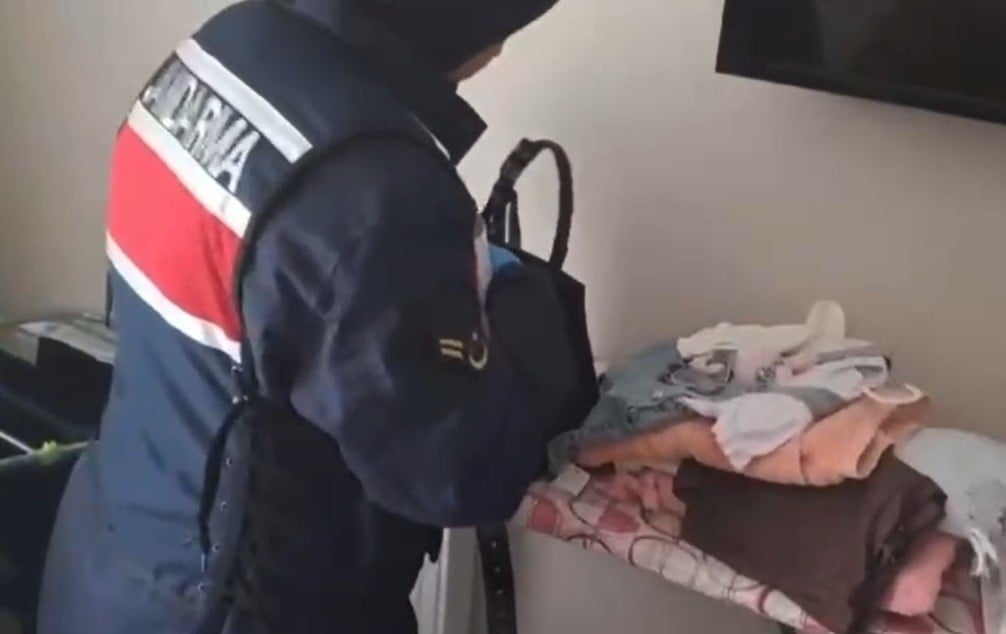 KAHRAMANMARAŞ'IN ELBİSTAN İLÇESİNDE FUHUŞ VE İNSAN TİCARETİNE YÖNELİK DÜZENLENEN OPERASYONDA 10...