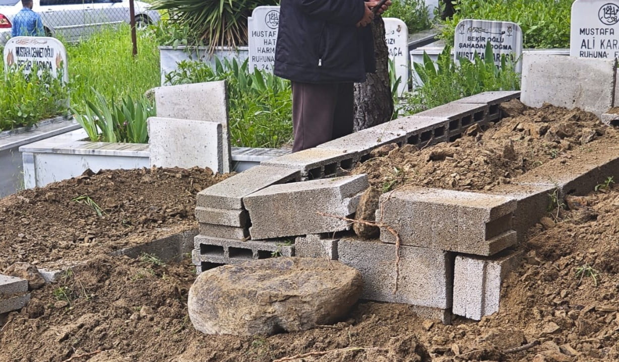 KAHRAMANMARAŞ'TA ÇEKYATTAN DÜŞTÜKTEN SONRA KALDIRILDIĞI HASTANEDE HAYATINI KAYBEDEN ÇOCUĞUN BABASI...