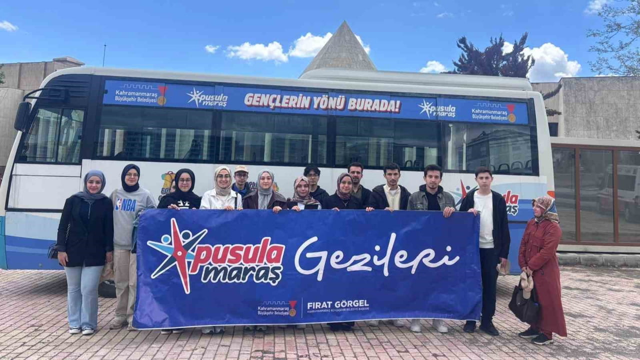 KAHRAMANMARAŞ 'TA GENÇLER, HAVACILIK VE SAVUNMA SANAYİSİNİN STRATEJİK ÜRETİM SÜREÇLERİNİ YERİNDE...