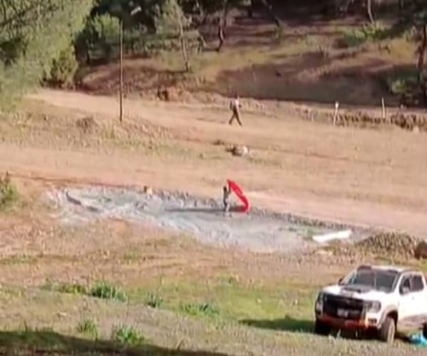 KAHRAMANMARAŞ’TA DÜZENLENEN TÜRKİYE OFFROAD ŞAMPİYONASI’NDA 14 YAŞINDAKİ YUSUF, RÜZGARIN ETKİSİYLE...