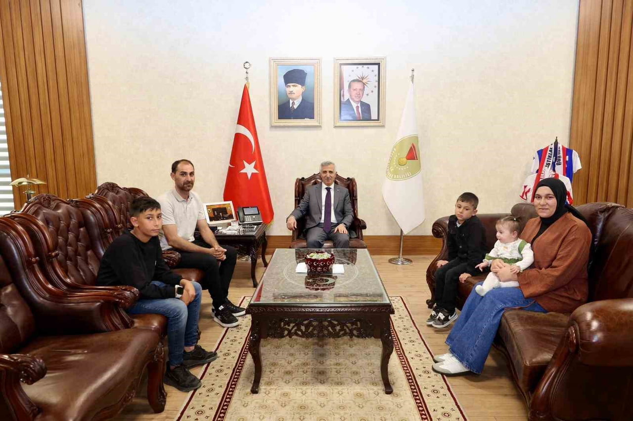 KAHRAMANMARAŞ VALİSİ MÜKERREM ÜNLÜER, YUSUF VE AİLESİNİ KONUK ETTİ