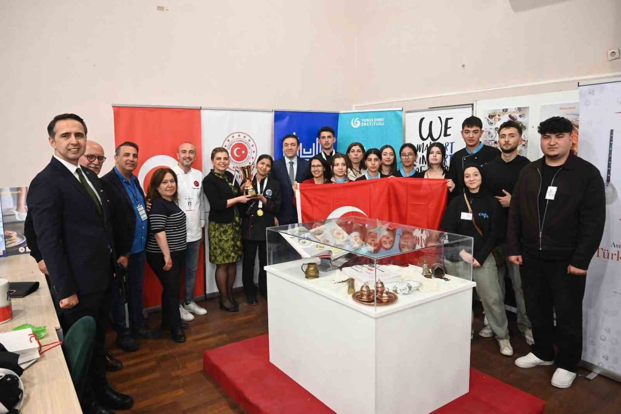KAHRAMANMARAŞLI ÖĞRENCİLER SIRBİSTAN’DA DÜZENLENEN GASTRONOMİ YARIŞMASINDAN MADALYALARLA...