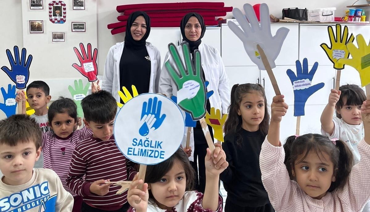 KAHTA'DA MİNİK ÖĞRENCİLERE EL HİJYENİ EĞİTİMİ