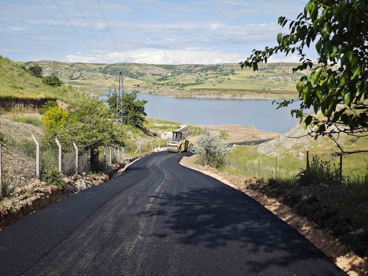 KAHTA’DA MİLLET BAHÇESİ YOLU NİHAYET AÇILIYOR