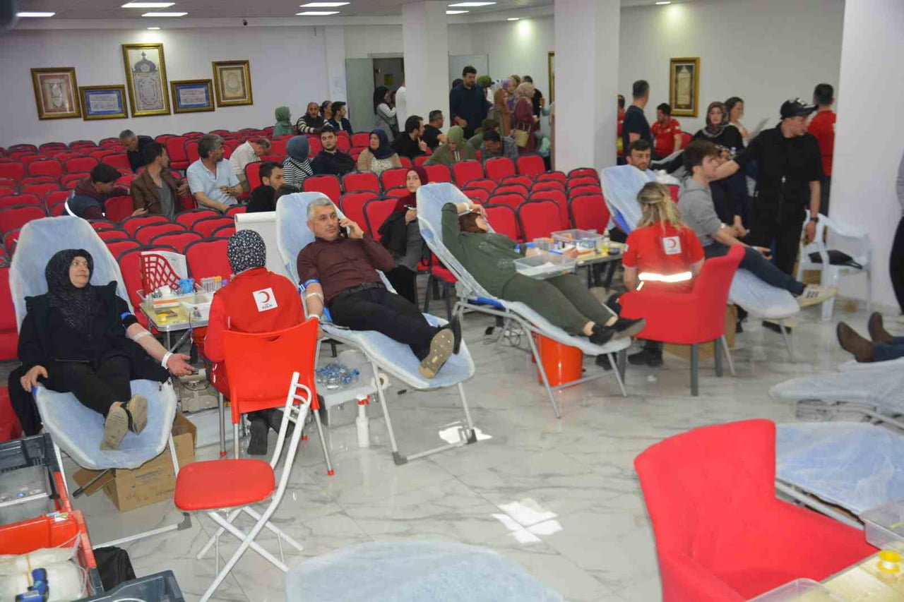 KAN BAĞIŞINA DESTEK VEREN VATANDAŞLAR