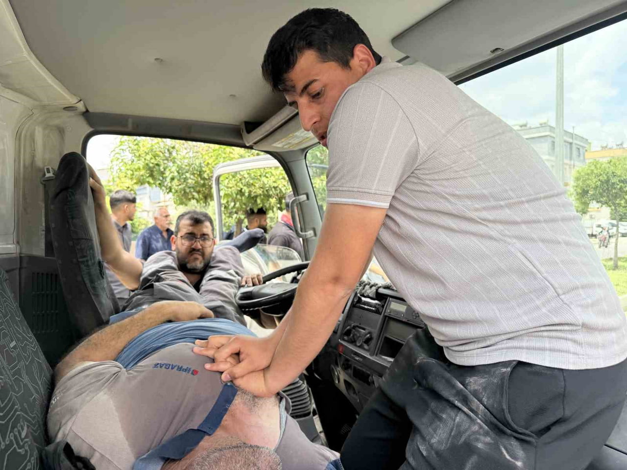 KARAASLAN'A  KALP MASAJI YAPILMASI GÖRÜNTÜLERE YANSIDI.
