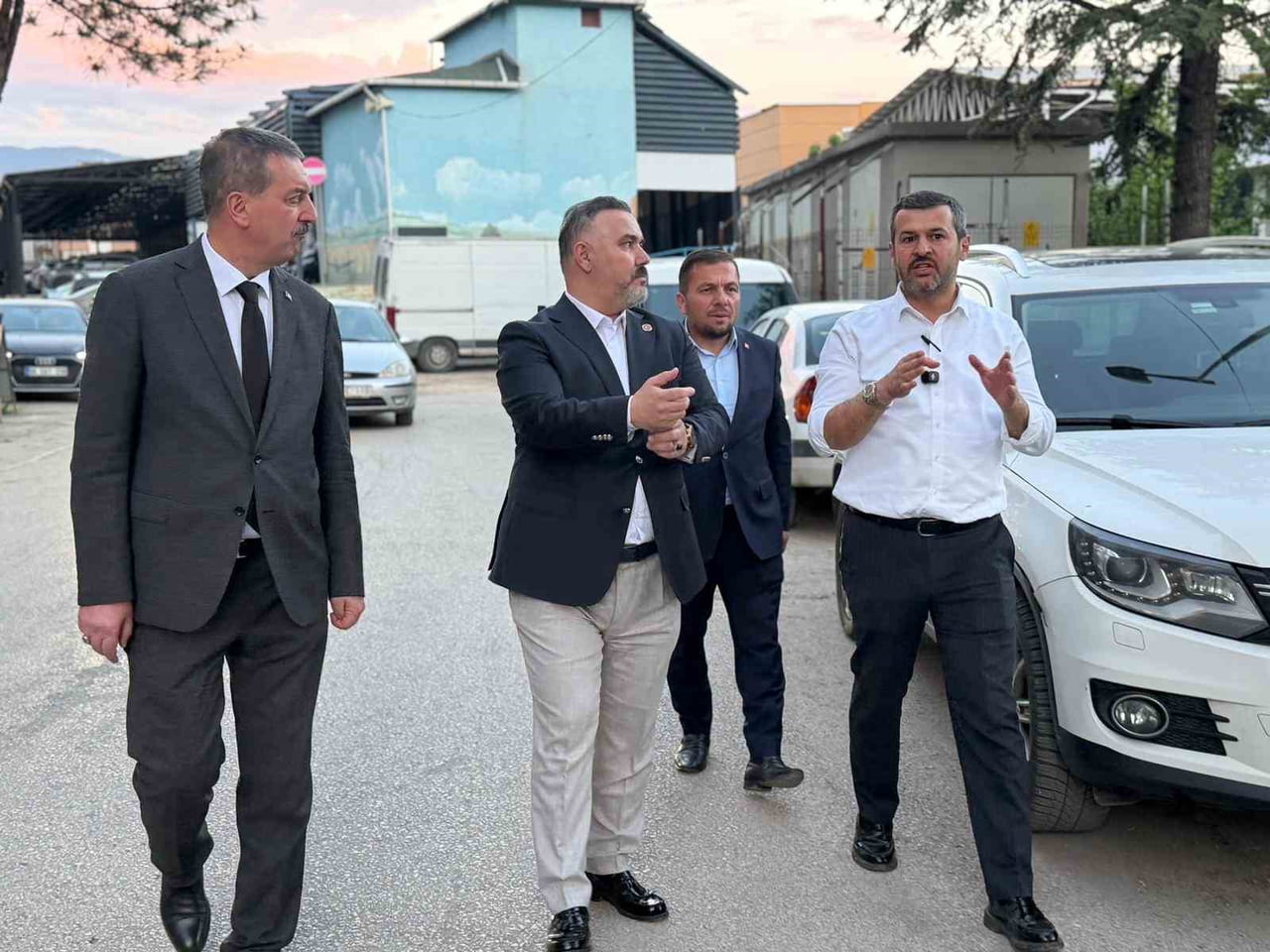 KARABÜK BELEDİYE BAŞKANI ÖZKAN ÇETİNKAYA, MAHALLE ZİYARETLERİ KAPSAMINDA ŞİRİNEVLER MAHALLESİ’NDE...