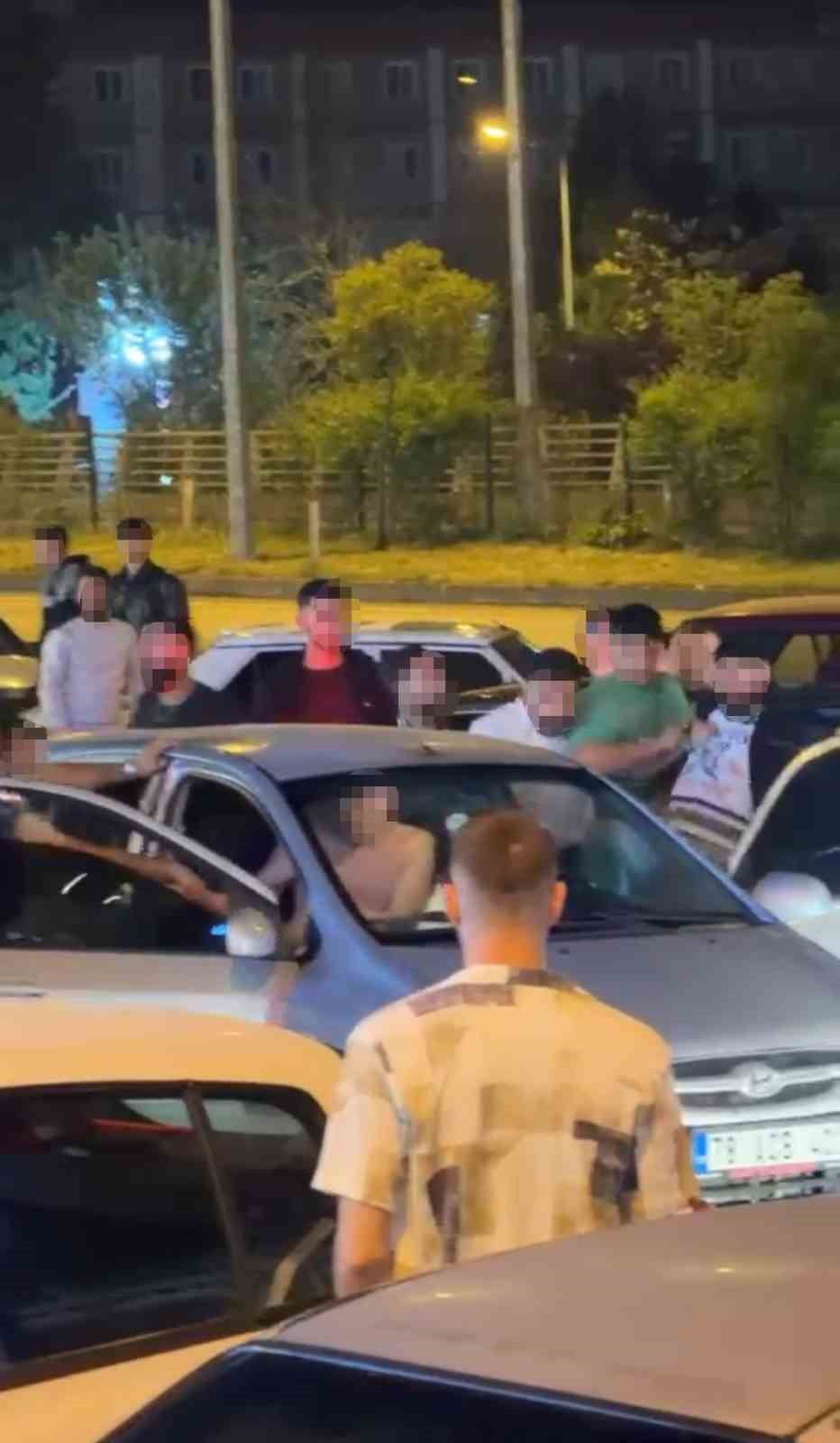 KARABÜK’TE BİR GRUP TARAFINDAN ARAÇTA BULUNAN 2 KİŞİNİN DARBEDİLDİĞİ KAVGA İLE İLGİLİ GÖZALTINA...