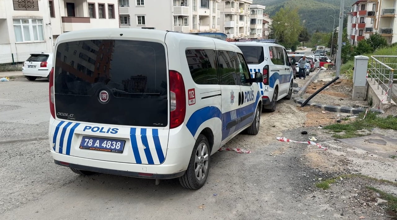 KARABÜK’TE KARBONMONOKSİT GAZINDAN ZEHİRLENEN BİR KİŞİ EVİNDE  ÖLÜ BULUNDU.