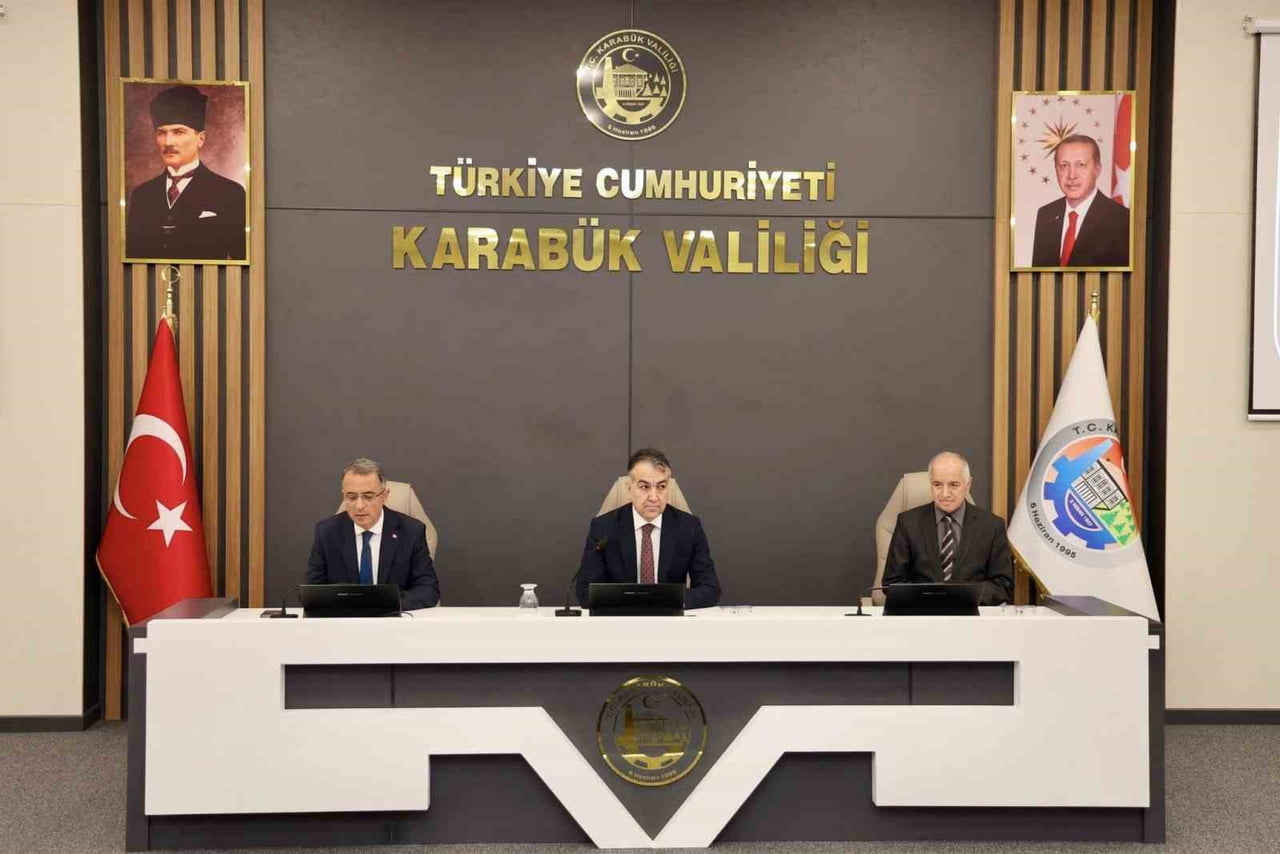 KARABÜK’TE KÖY VE MAHALLE MUHTARLARI HİZMET İÇİ EĞİTİM TOPLANTISI, VALİ OKTAY ÇAĞATAY...