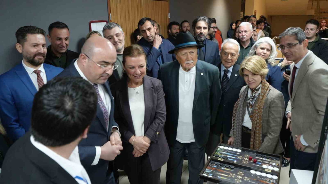 KARABÜK ÜNİVERSİTESİ'NDE (KBÜ) AÇILAN SERGİDE, ÖĞRENCİLERİN SAFRANBOLU’NUN KÜLTÜREL MİRASINDAN...