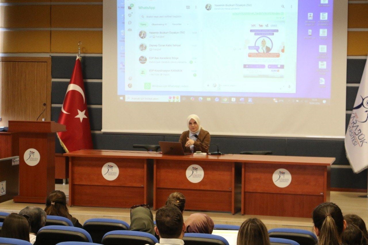 KARABÜK ÜNİVERSİTESİ'NDE (KBÜ) GERÇEKLEŞTİRİLEN "AKADEMİK YAZIMDA DİJİTAL ÇÖZÜMLER" EĞİTİMİNDE...
