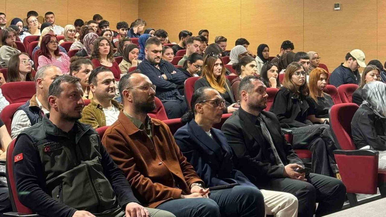 KARABÜK ÜNİVERSİTESİ GENÇ GİRİŞİMCİLER KULÜBÜ TARAFINDAN HAZIRLANAN "BUGÜN FİDAN, YARIN NEFES"...