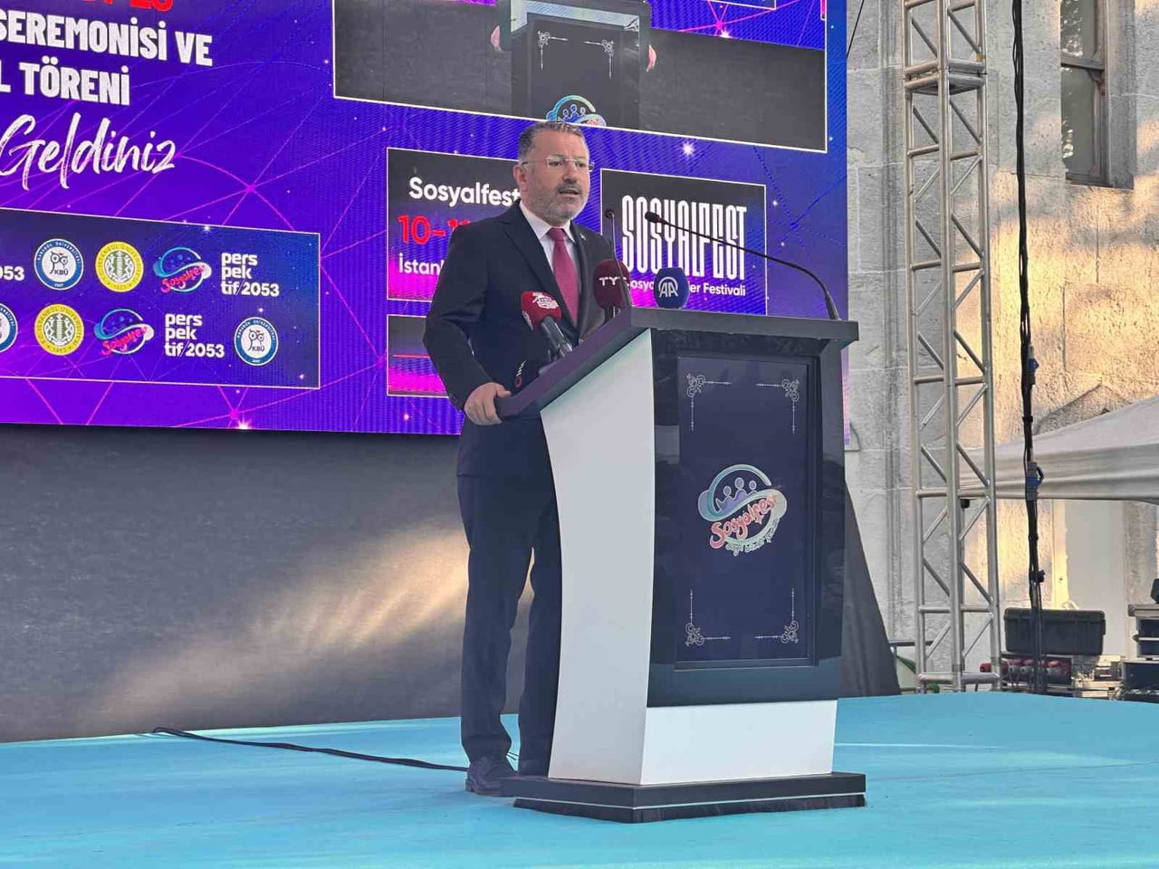 KARABÜK ÜNİVERSİTESİ REKTÖRÜ PROF. DR. FATİH KIRIŞIK