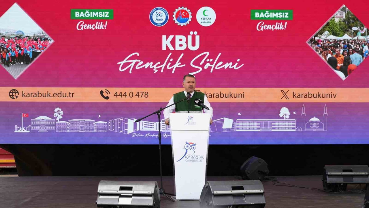KARABÜK ÜNİVERSİTESİNDE "BAĞIMSIZ GENÇLİK" TEMASIYLA DÜZENLENEN GENÇLİK ŞÖLENİ’NDE, BAĞIMLILIKLA...