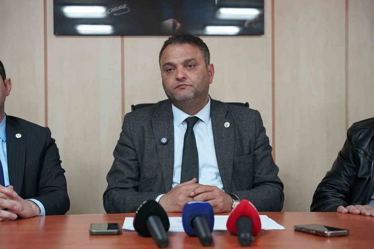KARADENİZ BÖLGESİ’NDE 2026 YILI YAŞ ÇAY SEZONUNDA UYGULANACAK GÜNLÜK İŞÇİ YEVMİYESİ 3 BİN TL...