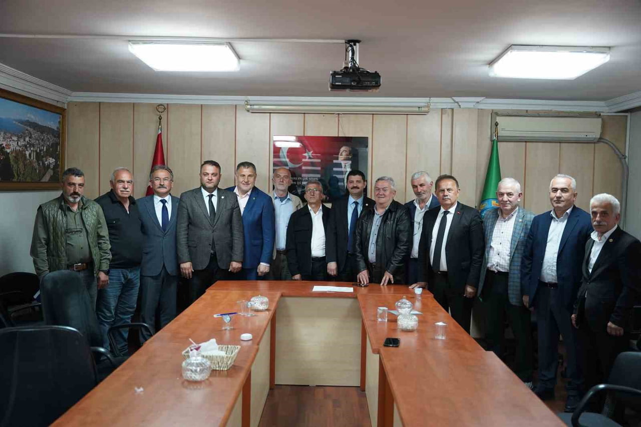 KARADENİZ BÖLGESİ’NDE 2026 YILI YAŞ ÇAY SEZONUNDA UYGULANACAK GÜNLÜK İŞÇİ YEVMİYESİ 3 BİN TL...