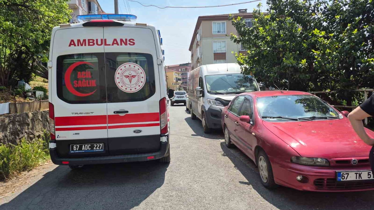 KARADENİZ EREĞLİ İLÇESİNDE EŞİNDEN AYRI YAŞAYAN GENÇ DOĞALGAZ BORUSUNA ASTIĞI İP İLE HAYATINA SON...