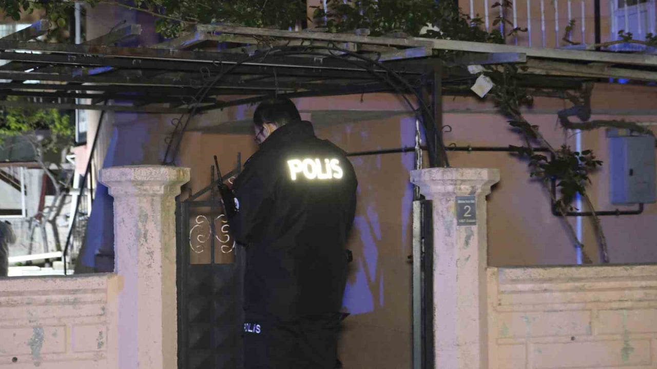 KARAMAN'DA KENDİSİNDEN HABER ALINAMAYAN, ADEM SİNAN (31), TEK BAŞINA YAŞADIĞI EVİNDE ÖLÜ...