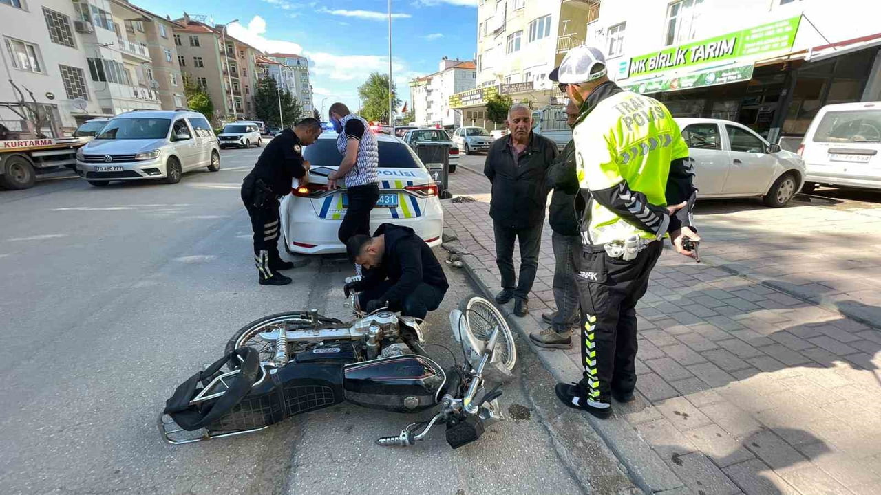 KARAMAN'DA SÜRÜCÜSÜNÜN BIRAKIP KAÇTIĞI MOTOSİKLETİN ŞASE NUMARASININ KAZINMIŞ OLDUĞU...