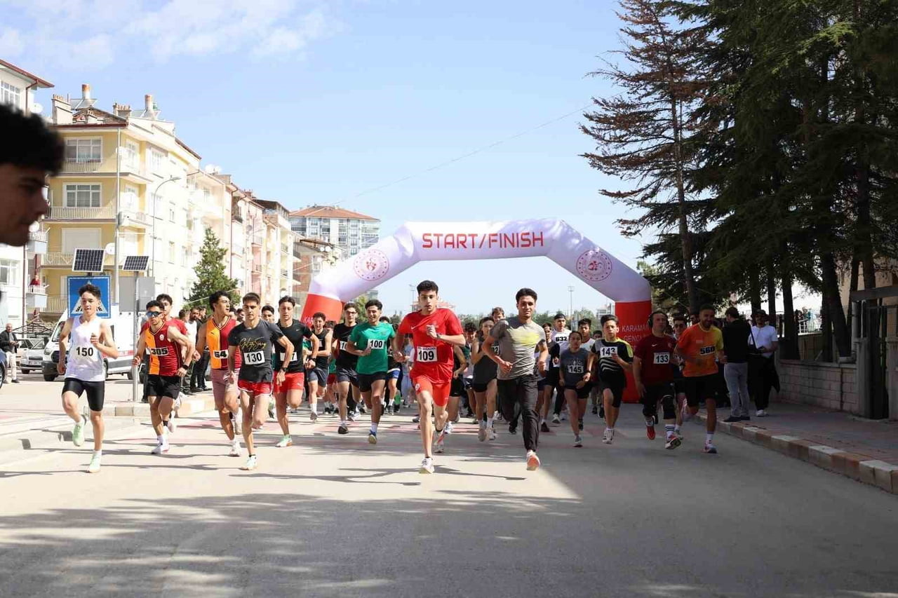KARAMAN’DA, 749. TÜRK DİL BAYRAMI VE YUNUS EMRE’Yİ ANMA ETKİNLİKLERİ KAPSAMINDA DÜZENLENEN HALK...