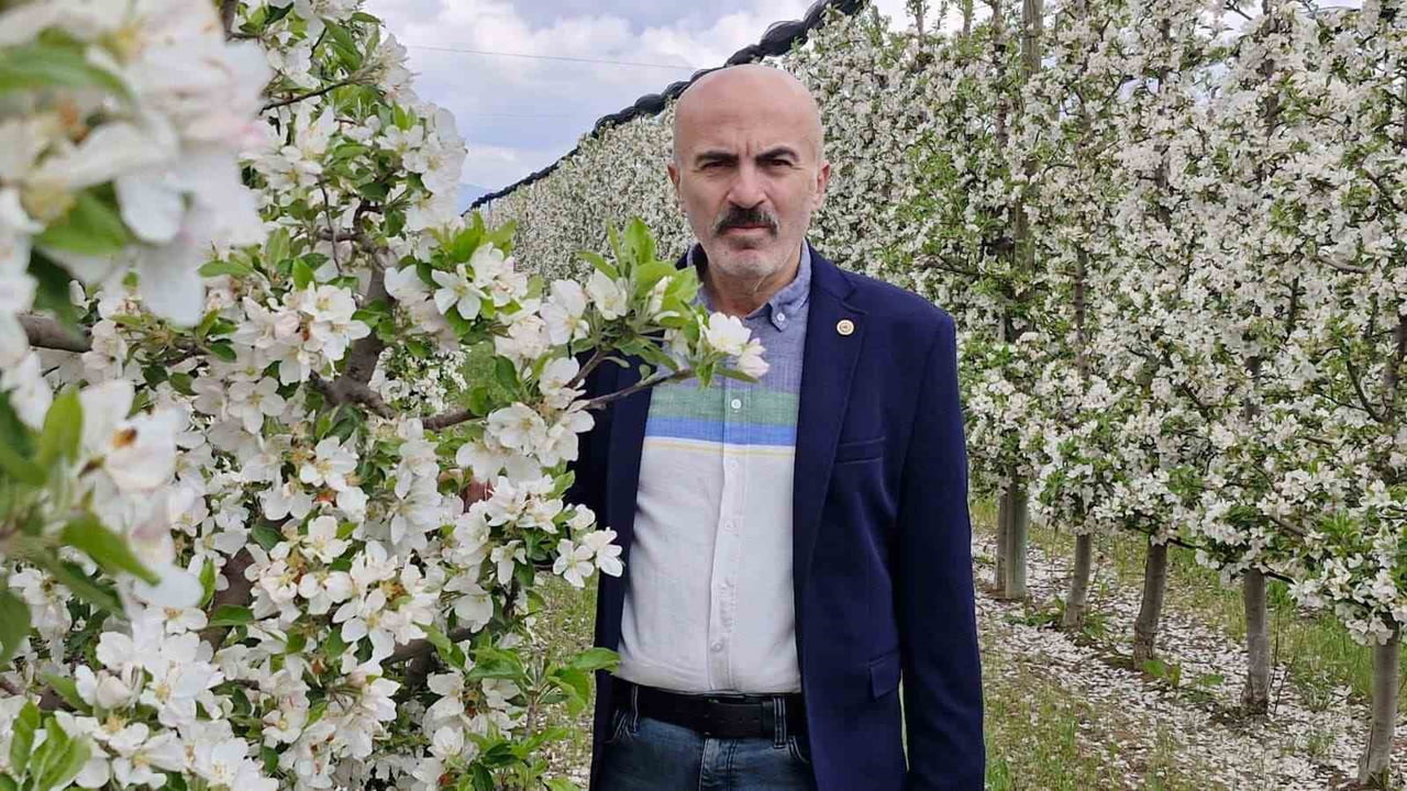 KARAMAN ZİRAAT ODASI BAŞKANI MEHMET BAYRAM, BU YIL ELMA BAHÇELERİNDE TARİHİ BİR ÇİÇEKLENME DÖNEMİ...
