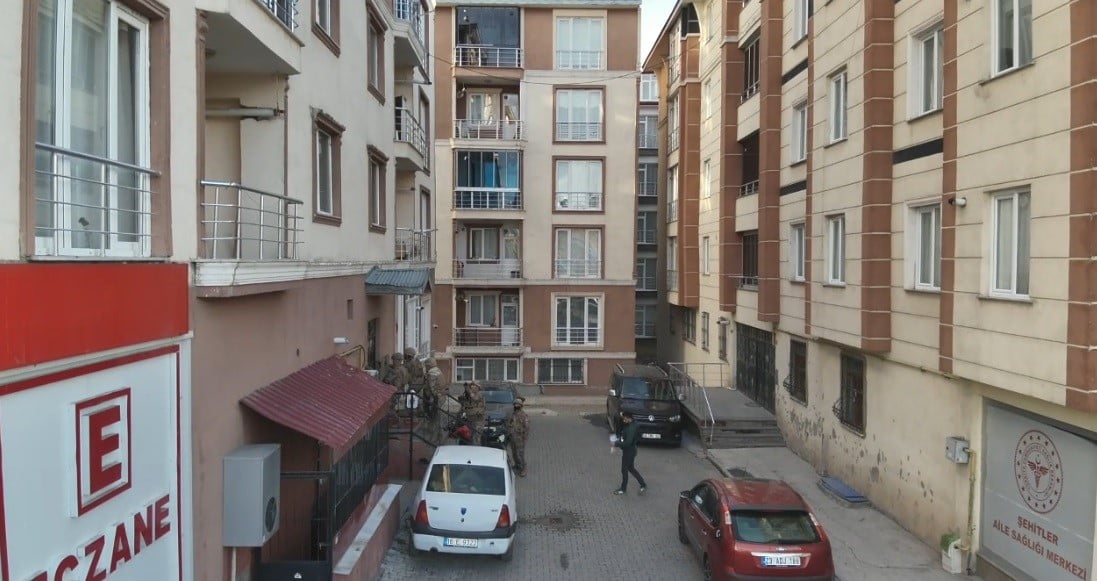 KARS’TA KAÇAKÇILIK VE ORGANİZE SUÇLARLA MÜCADELE ŞUBE MÜDÜRLÜĞÜ EKİPLERİNCE OPERASYON...