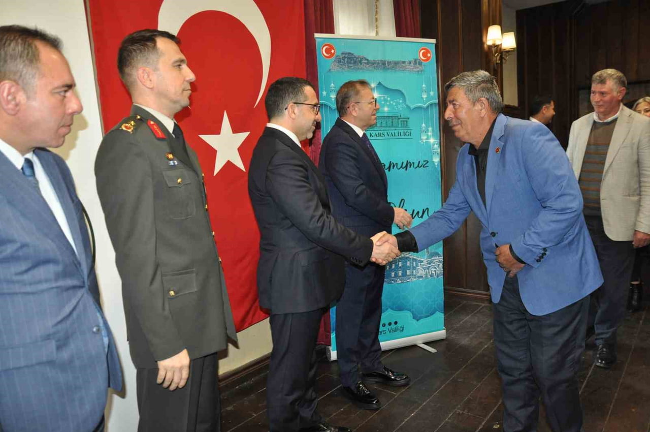 KARS’TA KURBAN BAYRAMI DOLAYISIYLA POLİS EVİ’NDE BAYRAMLAŞMA PROGRAMI DÜZENLENDİ(KARS-İHA)