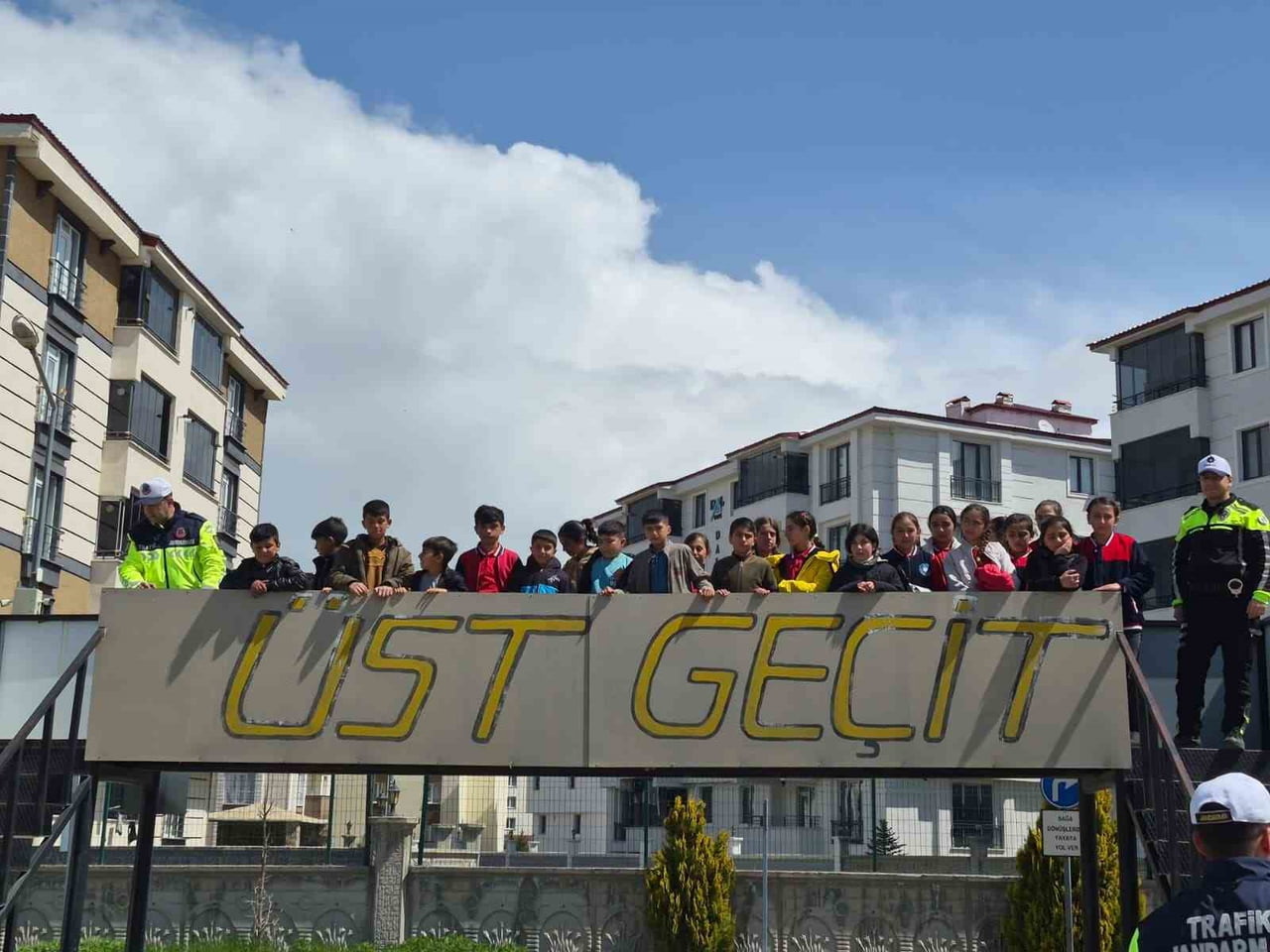 KARS’TA ÖĞRENCİLERE UYGULAMALI EĞİTİM VERİLDİ(KARS-İHA)