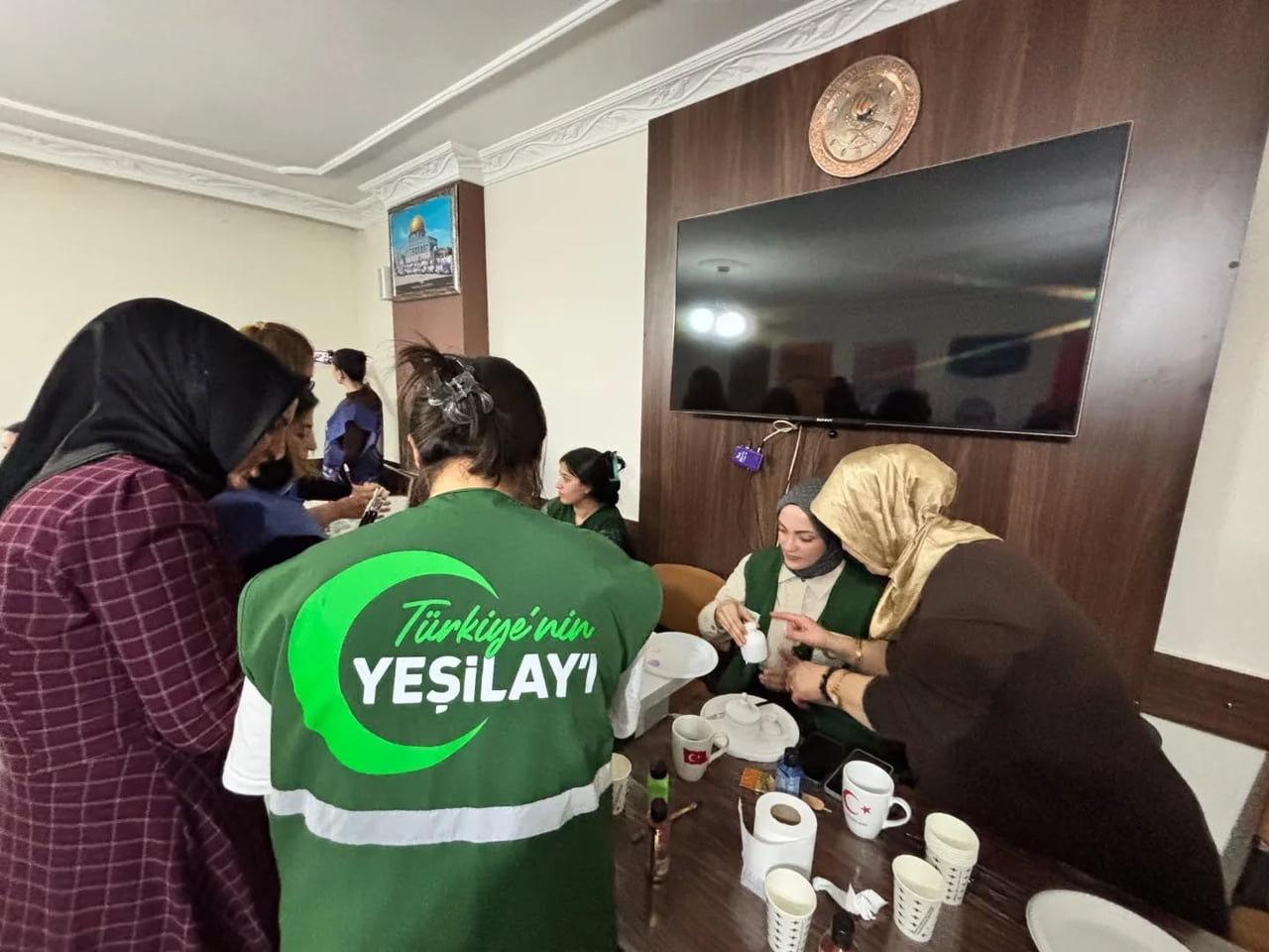 KARS’TA YEŞİLAY GÖNÜLLÜLERİNDEN RENKLİ ATÖLYE ETKİNLİĞİ(KARS-İHA)