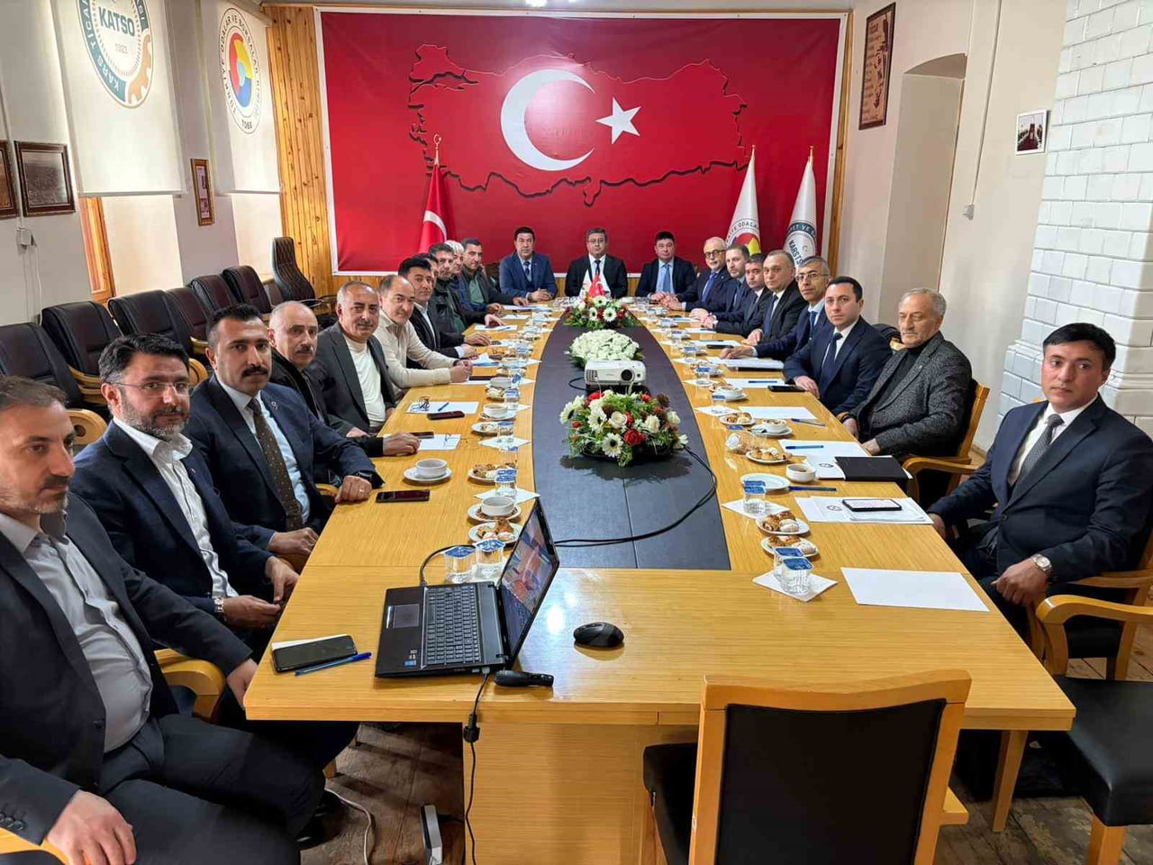 KARS TSO’DA KRİTİK ZİRVE: GÜNDEMDE YATIRIM, TİCARET VE KARS–BAKÜ UÇUŞLARI...