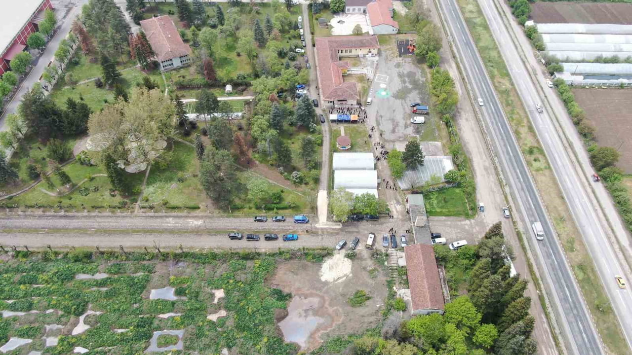 KASTAMONU’DA "ÖZEL YÜREKLER ÜRETEN ELLER ŞEKERKÖY PROJESİ" KAPSAMINDA HAZIRLANAN SERALARDA...