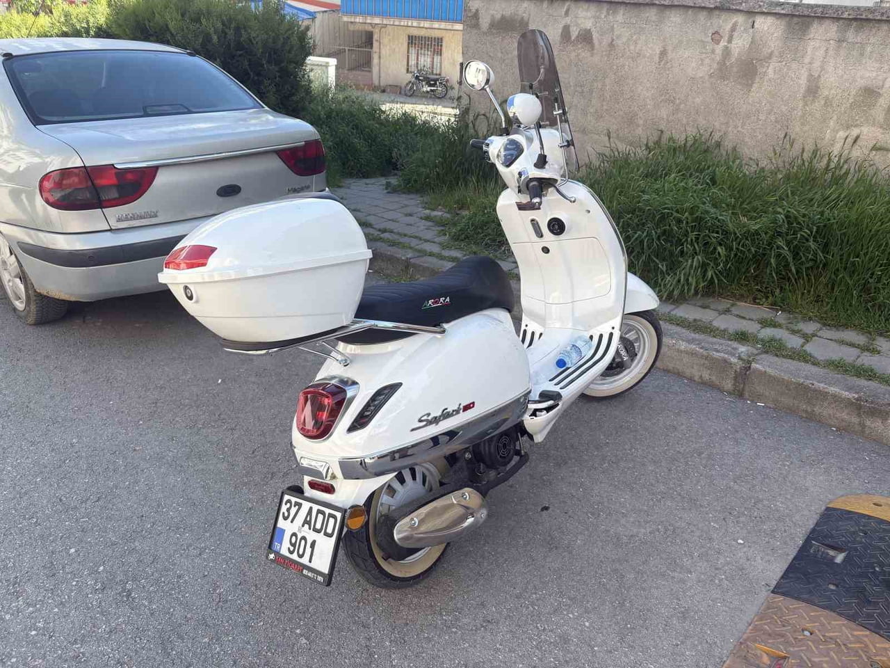 KASTAMONU’NUN TOSYA İLÇESİNDE KALDIRIMA ÇARPAN MOTOSİKLETİN SÜRÜCÜSÜ YARALANDI.