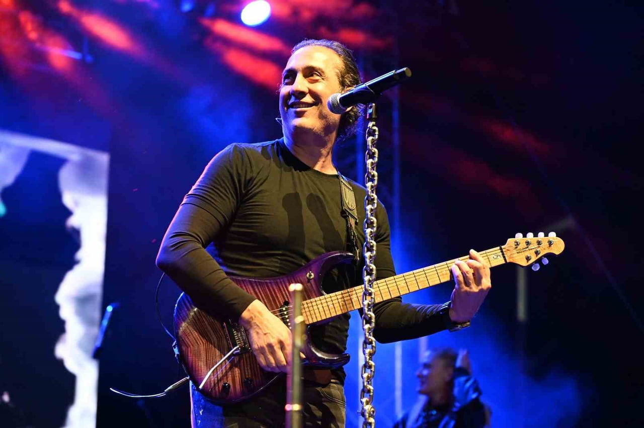 KASTAMONU ÜNİVERSİTESİ GENÇLİK FESTİVALİ'NDE SAHNE ALAN SANATÇI KIRAÇ, BİNLERCE ÖĞRENCİYE...