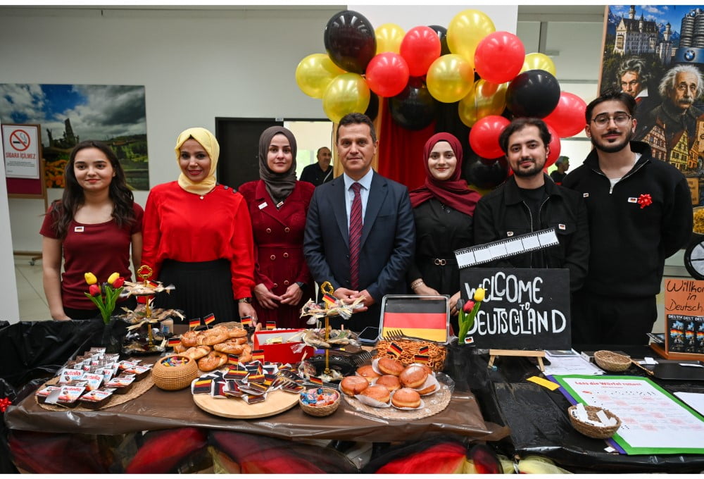KASTAMONU ÜNİVERSİTESİ’NDE “DİLLER FARKLI, DOSTLUK ORTAK!” TEMALI YABANCI DİL FESTİVALİ...