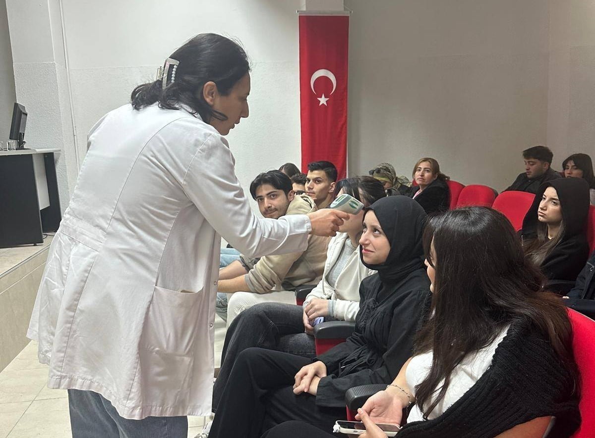KAYNAŞLI MESLEK YÜKSEKOKULU ÖĞRENCİLERİNE KKKA VE SITMA HASTALIKLARINDA KORUNMA YOLLARI...